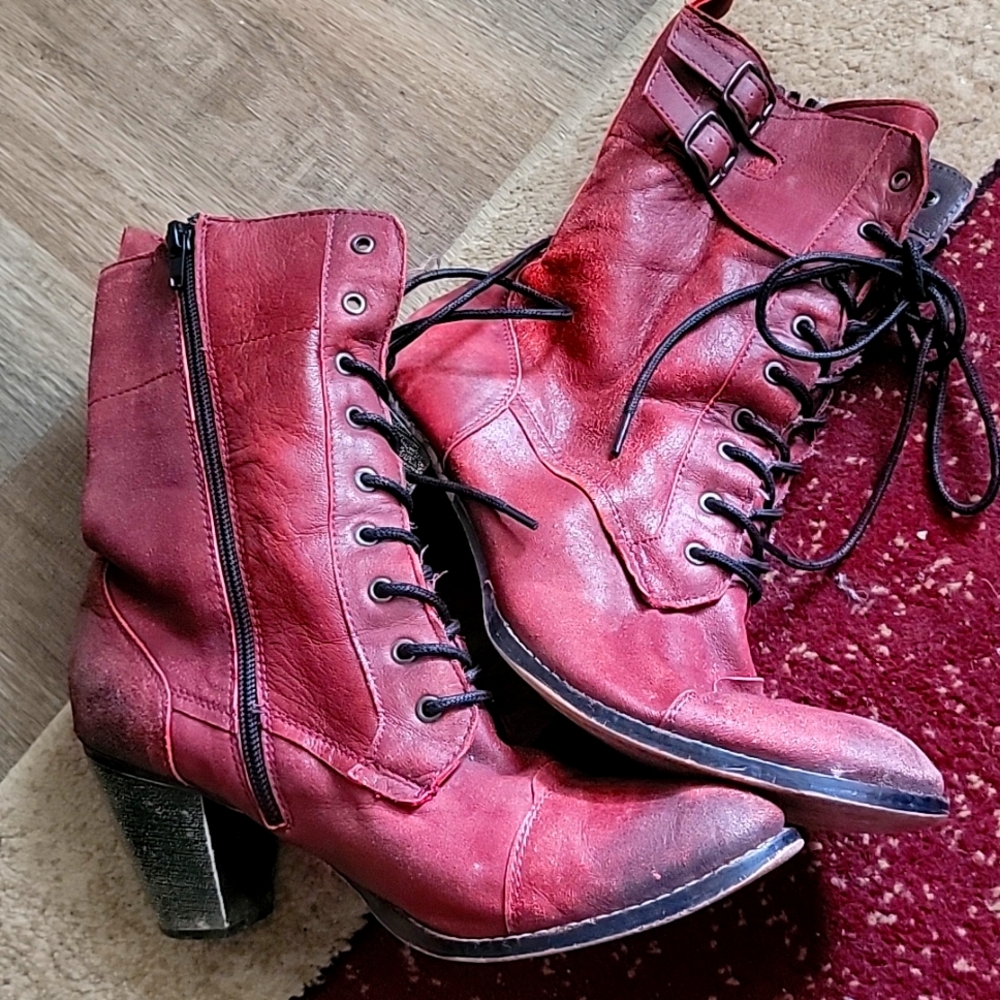 Vintage Soft Leather Lace Up Booties